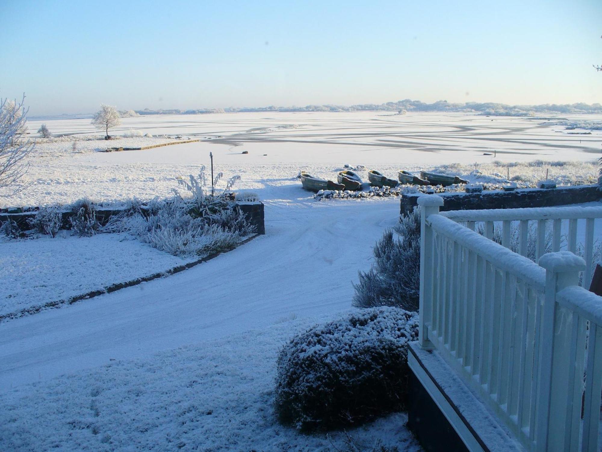 เดอะ วอเตอร์ฟรอนต์ เฮาส์ คันทรีโฮม Bed & Breakfast อูคเทอราร์ด ภายนอก รูปภาพ