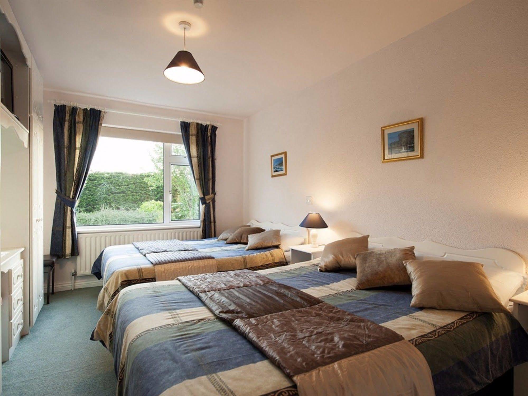 เดอะ วอเตอร์ฟรอนต์ เฮาส์ คันทรีโฮม Bed & Breakfast อูคเทอราร์ด ภายนอก รูปภาพ