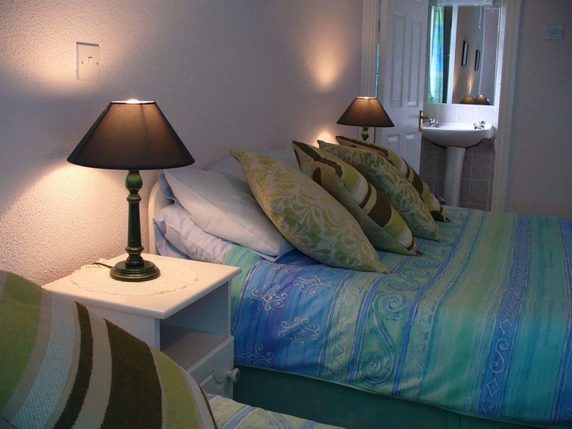 เดอะ วอเตอร์ฟรอนต์ เฮาส์ คันทรีโฮม Bed & Breakfast อูคเทอราร์ด ภายนอก รูปภาพ